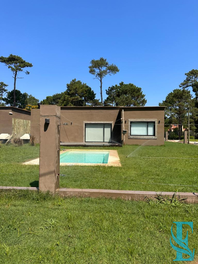Casa ID.195 - Bosques del Mar  Barrio Privado  Parque Burnett