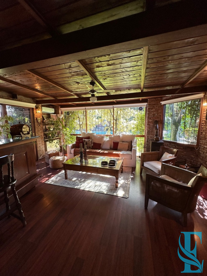 Casa ID.196 - Casa en venta Avenida Roosevelt, Punta del Este 4 dormitorios .