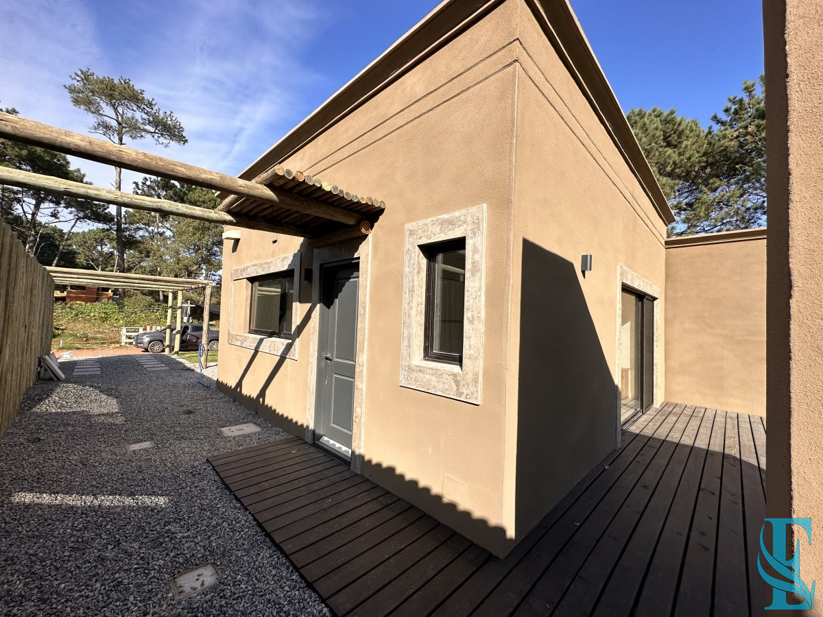 Casa ID.195 - Bosques del Mar  Barrio Privado  Parque Burnett