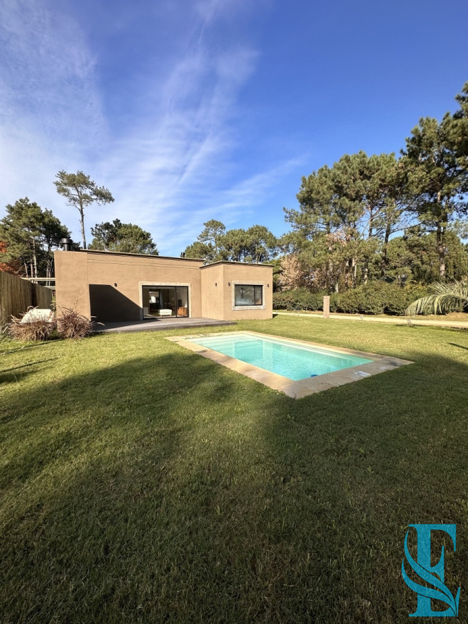 Casa ID.195 - Bosques del Mar  Barrio Privado  Parque Burnett