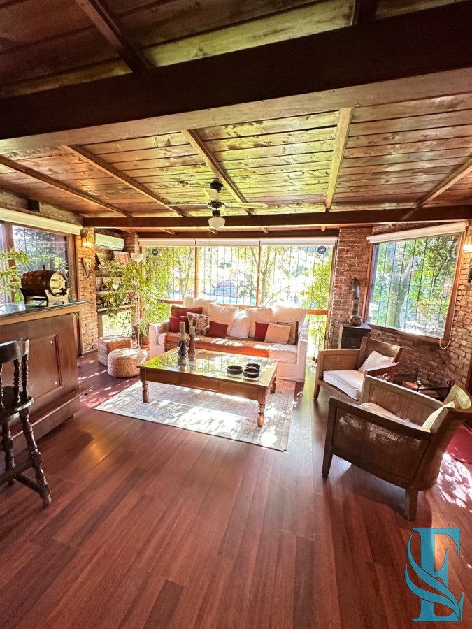 Casa ID.196 - Casa en venta Avenida Roosevelt, Punta del Este 4 dormitorios .