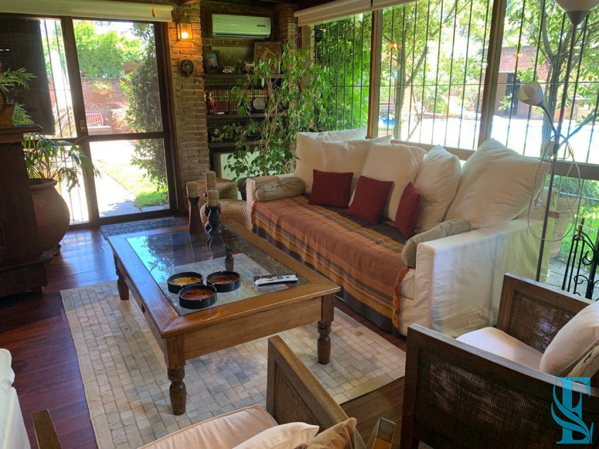 Casa ID.196 - Casa en venta Avenida Roosevelt, Punta del Este 4 dormitorios .