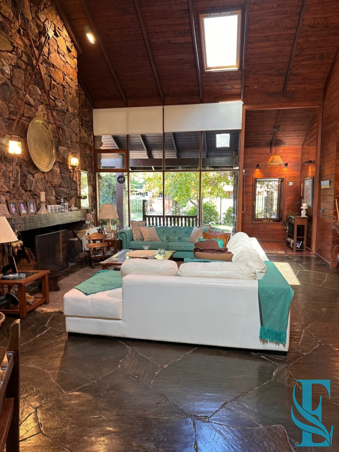 Casa ID.196 - Casa en venta Avenida Roosevelt, Punta del Este 4 dormitorios .