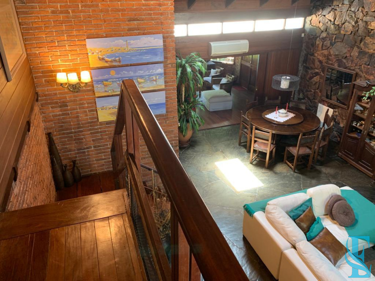 Casa ID.196 - Casa en venta Avenida Roosevelt, Punta del Este 4 dormitorios .