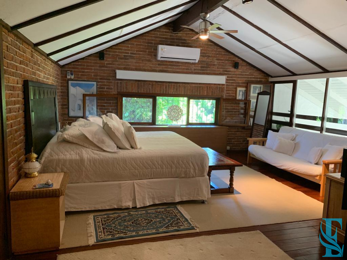 Casa ID.196 - Casa en venta Avenida Roosevelt, Punta del Este 4 dormitorios .