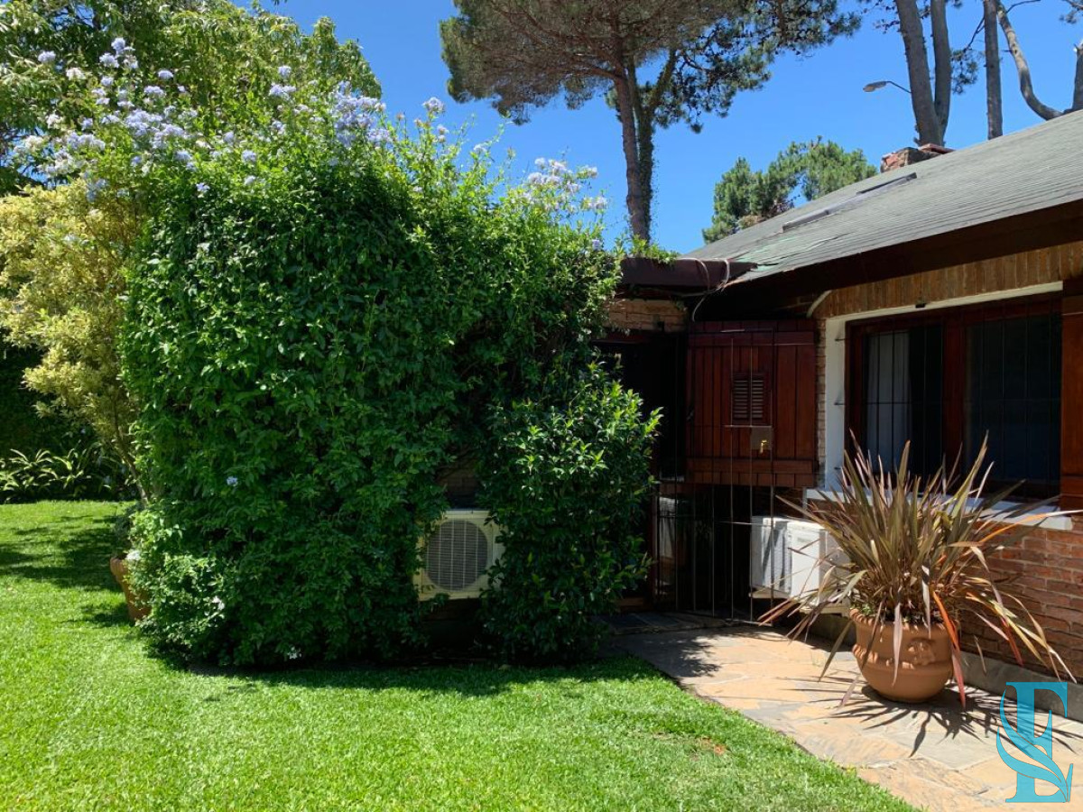 Casa ID.196 - Casa en venta Avenida Roosevelt, Punta del Este 4 dormitorios .