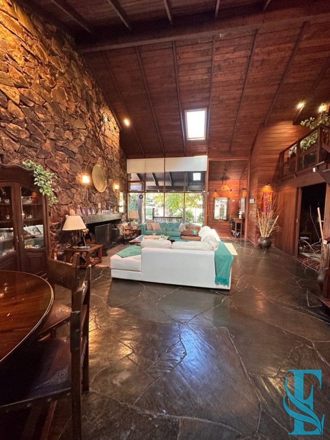 Casa ID.196 - Casa en venta Avenida Roosevelt, Punta del Este 4 dormitorios .