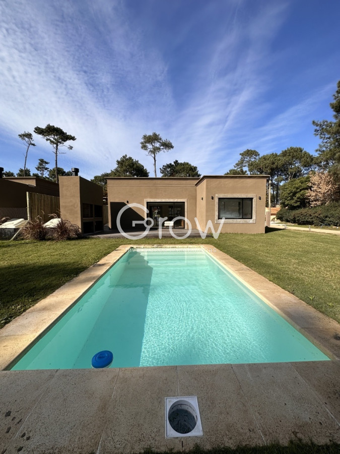 Casa ID.677 - Bosques del Mar  Barrio Privado  Parque Burnett