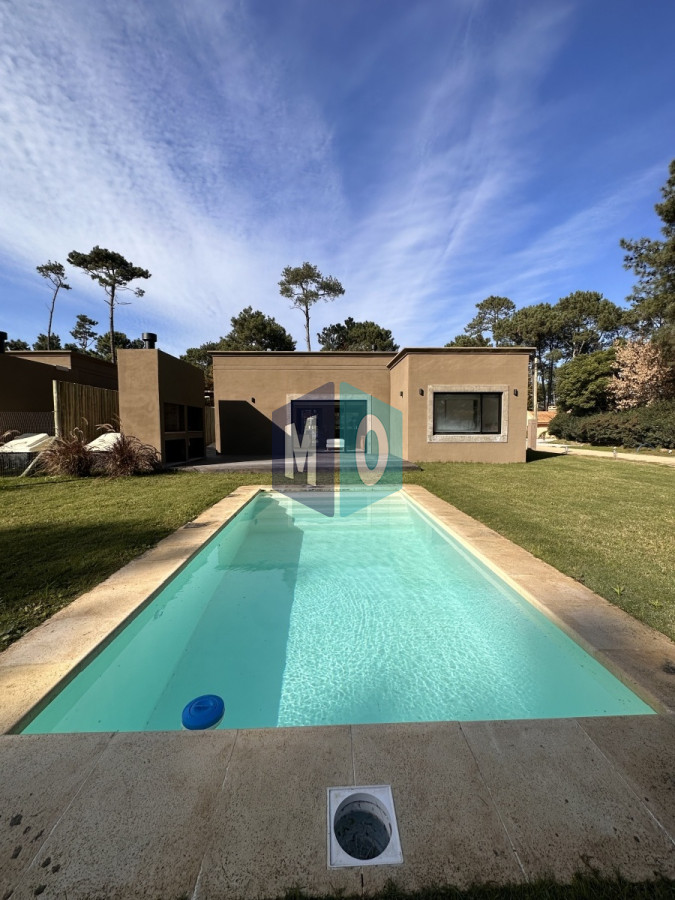 Casa ID.731 - Bosques del Mar  Barrio Privado  Parque Burnett