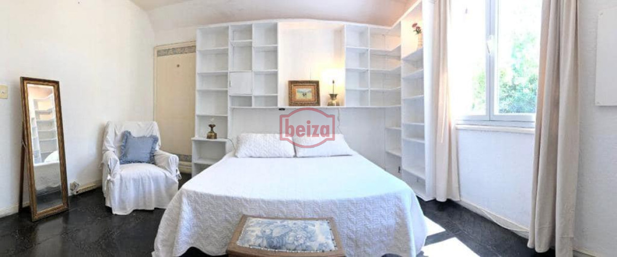 Casa ID.165874 - Venta sobre playa Mansa, 4 dormitorios .