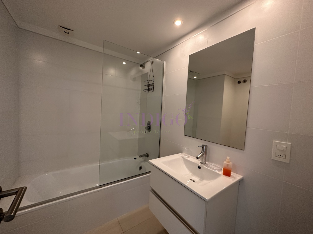 Apartamento Ref.754 - Departamento en Playa Brava, 2 dormitorios, piscina.