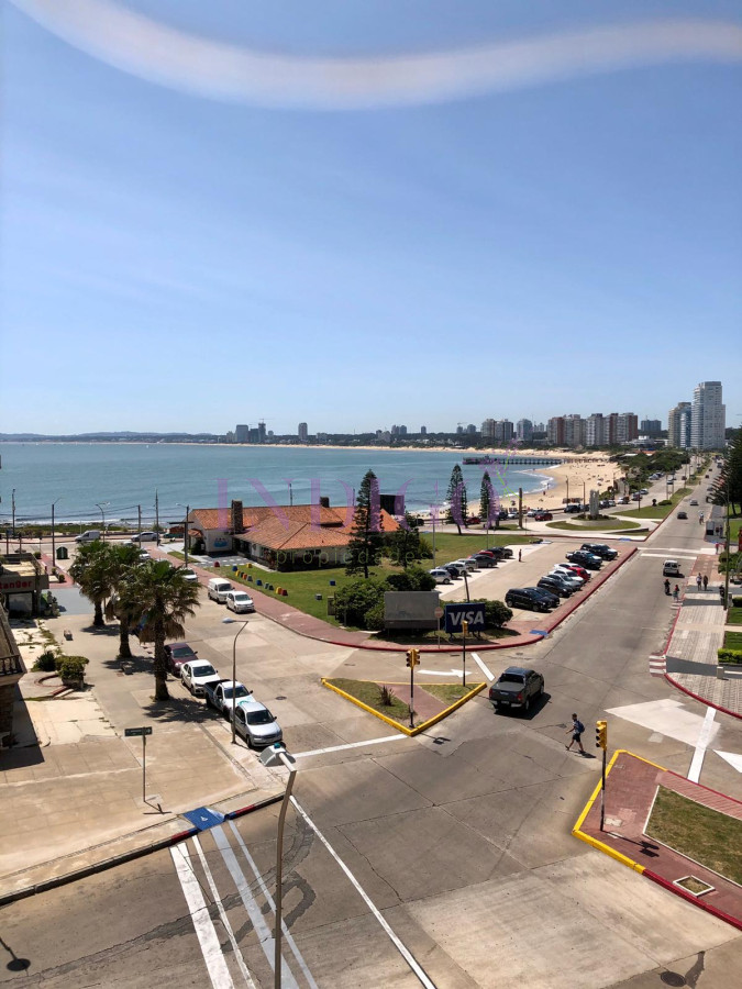 Apartamento con vista a la mansa, 2 dormitorios, 1 baño, muy luminoso! - IDG644A