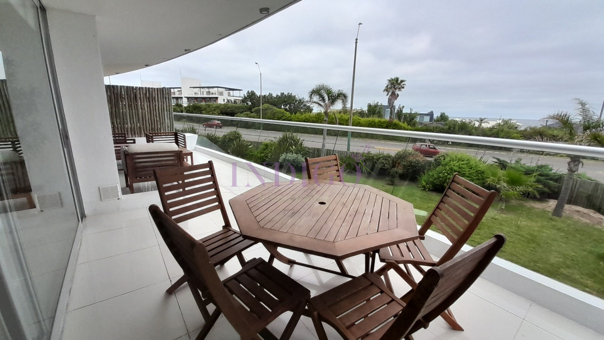 Apartamento de 2 Dormitorios en Alquiler, Manantiales, Uruguay