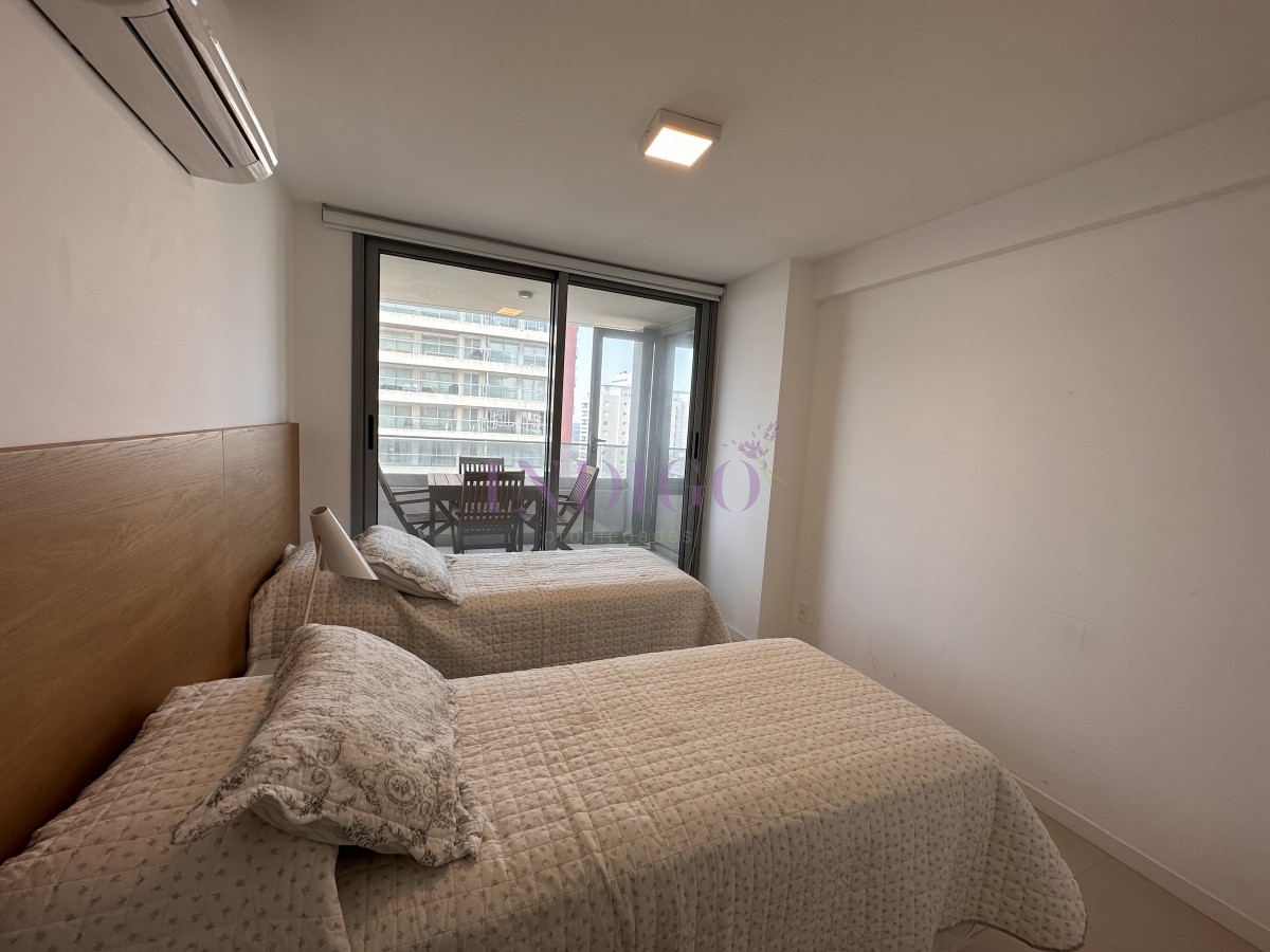 Apartamento Ref.754 - Departamento en Playa Brava, 2 dormitorios, piscina.