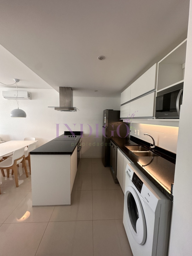 Apartamento Ref.754 - Departamento en Playa Brava, 2 dormitorios, piscina.
