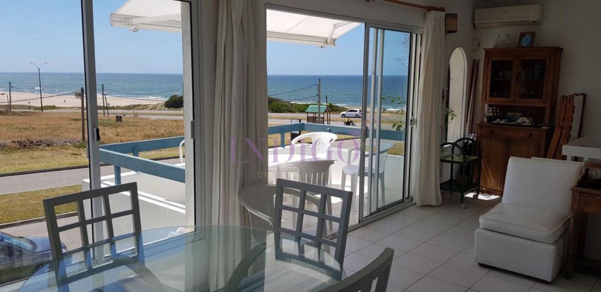 Apartamento en Montoya en Alquiler, 2 Dormitorios, 2 Baños, Luminosa con Piscina y Parillero