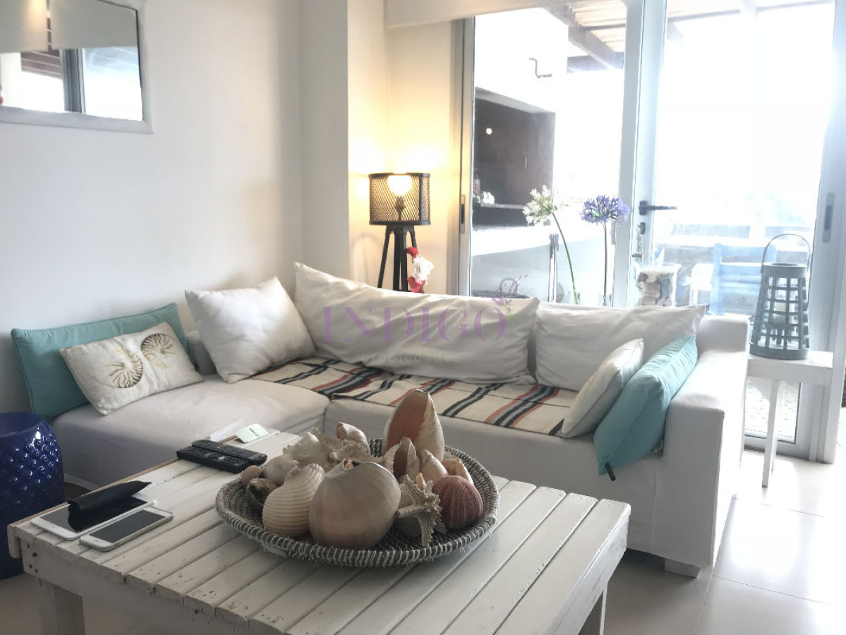 Apartamento Ref.221 - Apartamento en alquiler , La Barra, 2 dormitorios .