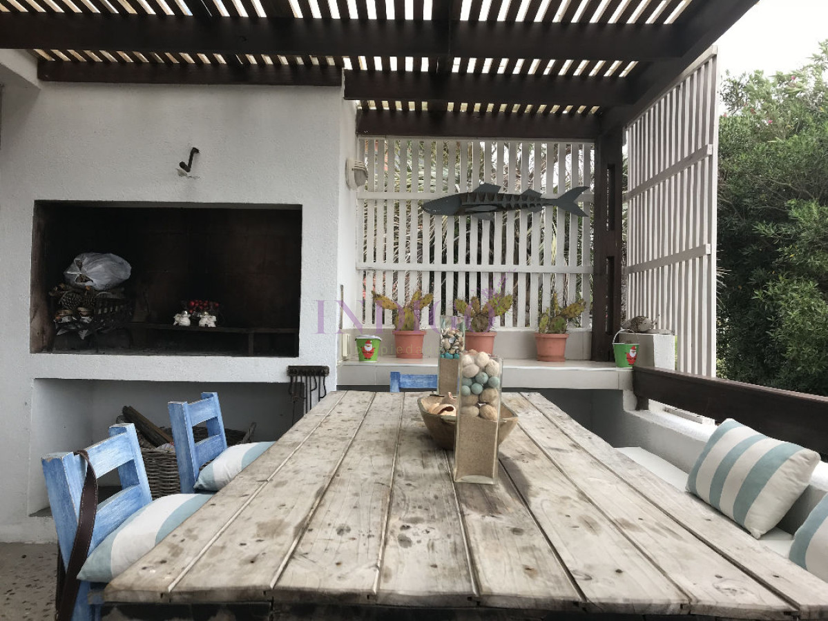 Apartamento en alquiler , La Barra, 2 dormitorios .