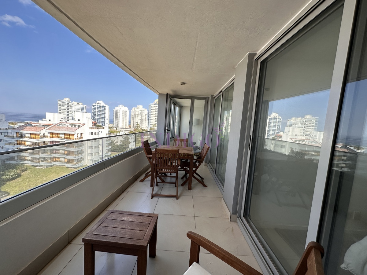 Apartamento Ref.754 - Departamento en Playa Brava, 2 dormitorios, piscina.