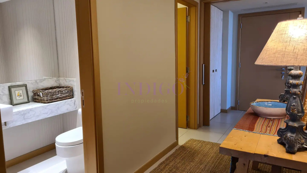 Apartamento Ref.939 - Venta y Alquiler de Apartamento 4 dormitorios, Punta del Este, Uruguay