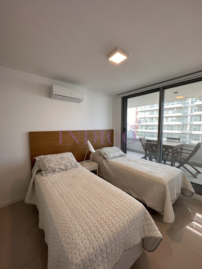 Apartamento Ref.754 - Departamento en Playa Brava, 2 dormitorios, piscina.