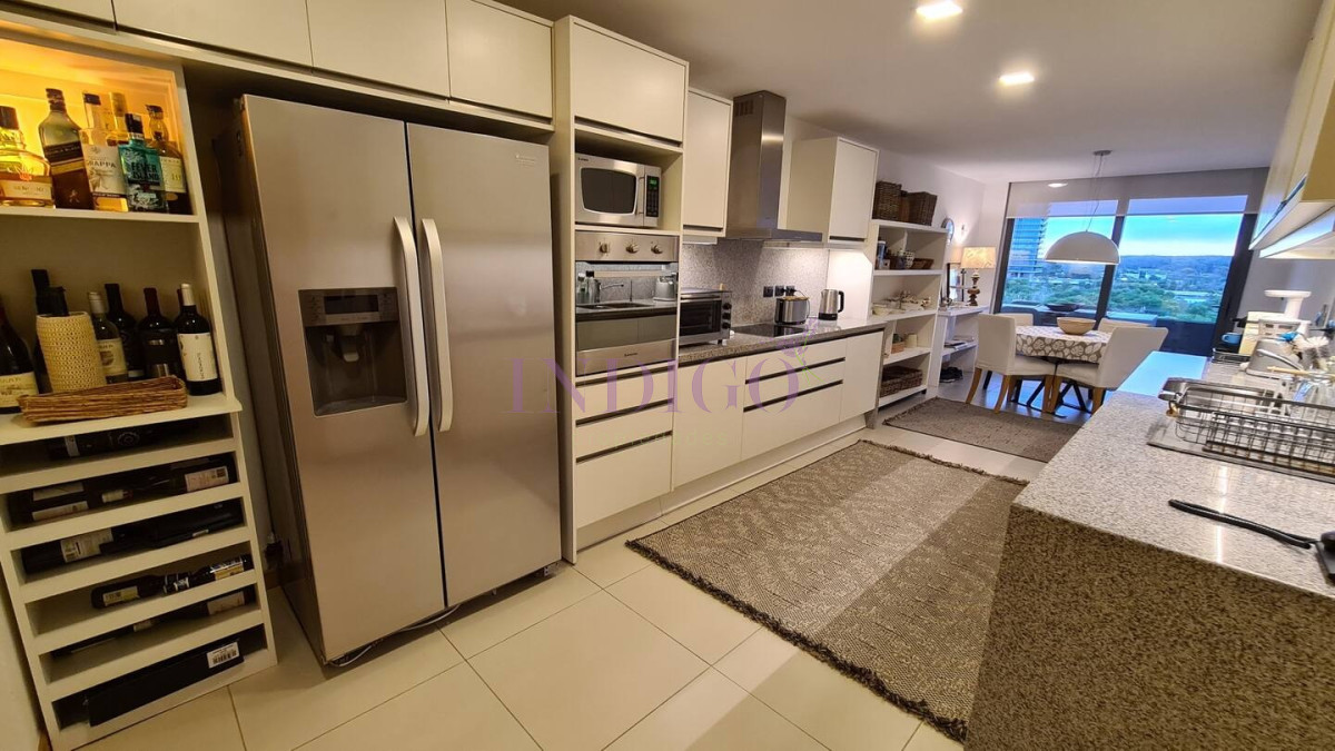 Apartamento Ref.939 - Venta y Alquiler de Apartamento 4 dormitorios, Punta del Este, Uruguay