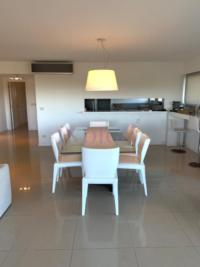 Apartamento Ref.25 - Apartamento en venta y alquiler, enfrente a la playa Brava