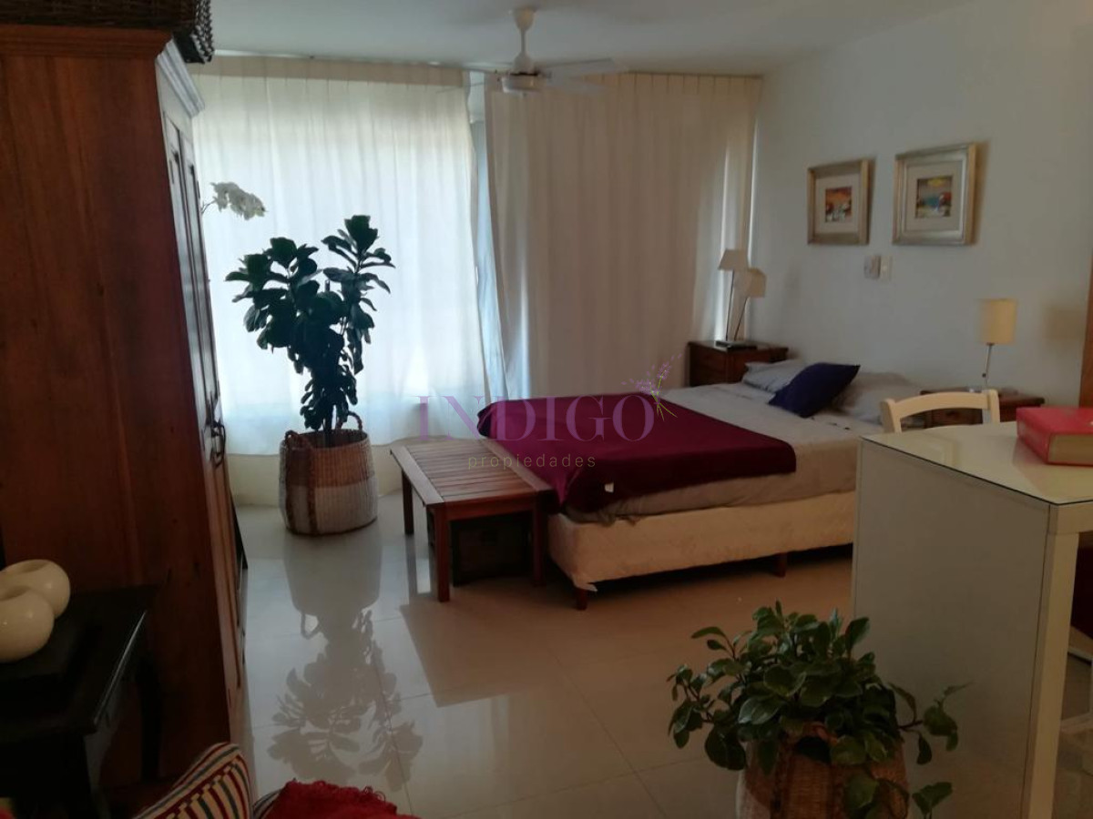 Apartamento Ref.455 - En venta en la Península, Punta del Este