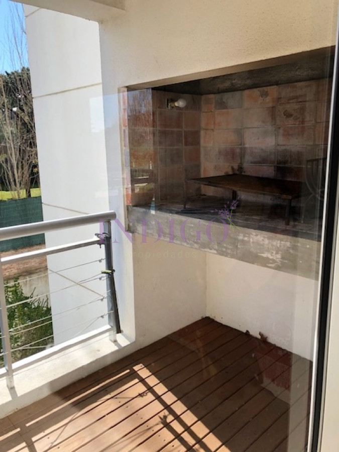 Apartamento Ref.423 - Departamento en venta y alquiler a 50 mts de la playa Brava.