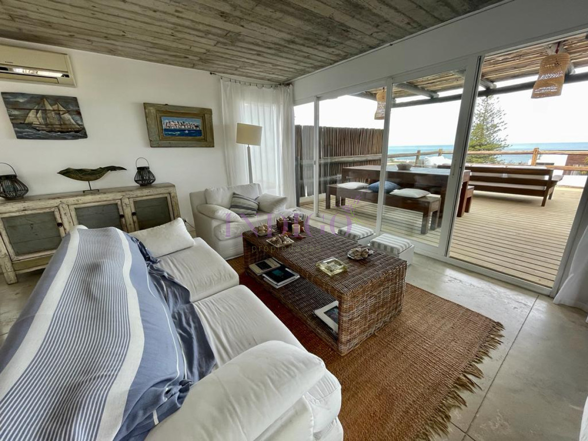 Apartamento Ref.448 - Venta, La Barra, 5 ambientes, con parrillero.