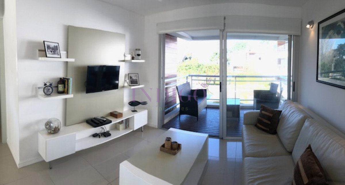 Apartamento Ref.420 - Muy lindo departamento en alquiler a pasitos de la playa en plena Brava.