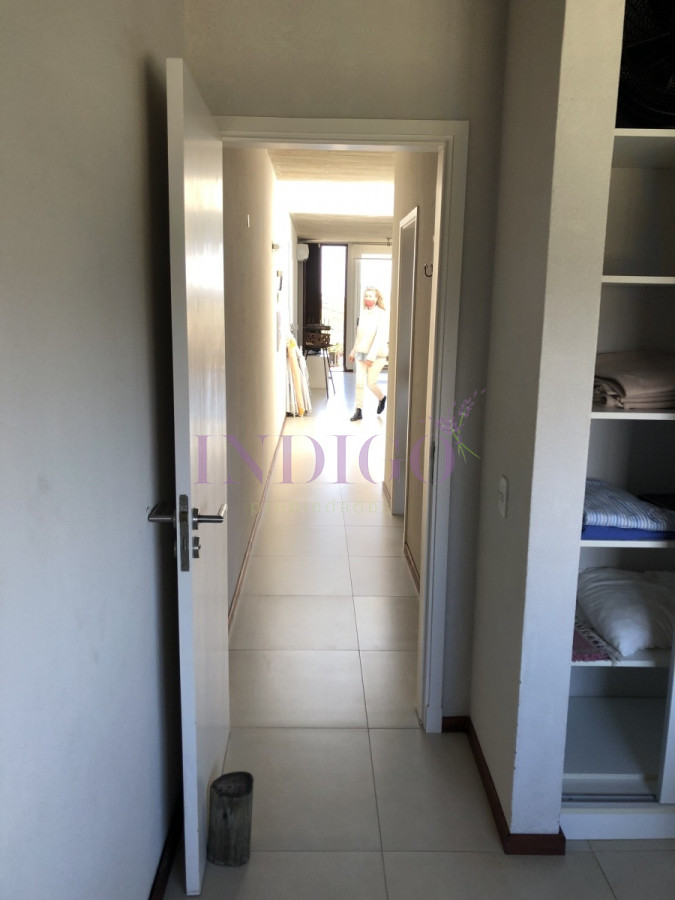 Apartamento Ref.495 - Alquiler en Manantiales departamento de 2 dormitorios.