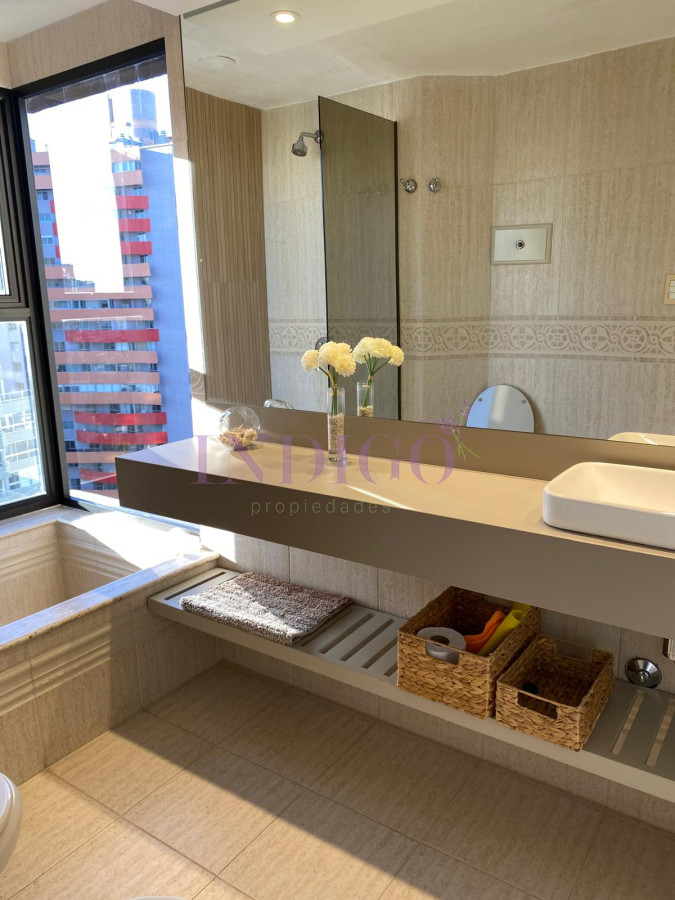 Apartamento Ref.563 - Venta frente al mar en playa Brava.