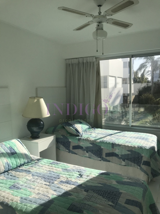 Apartamento Ref.583 - Venta y alquiler en Montoya, servicio de playa y de mucama.
