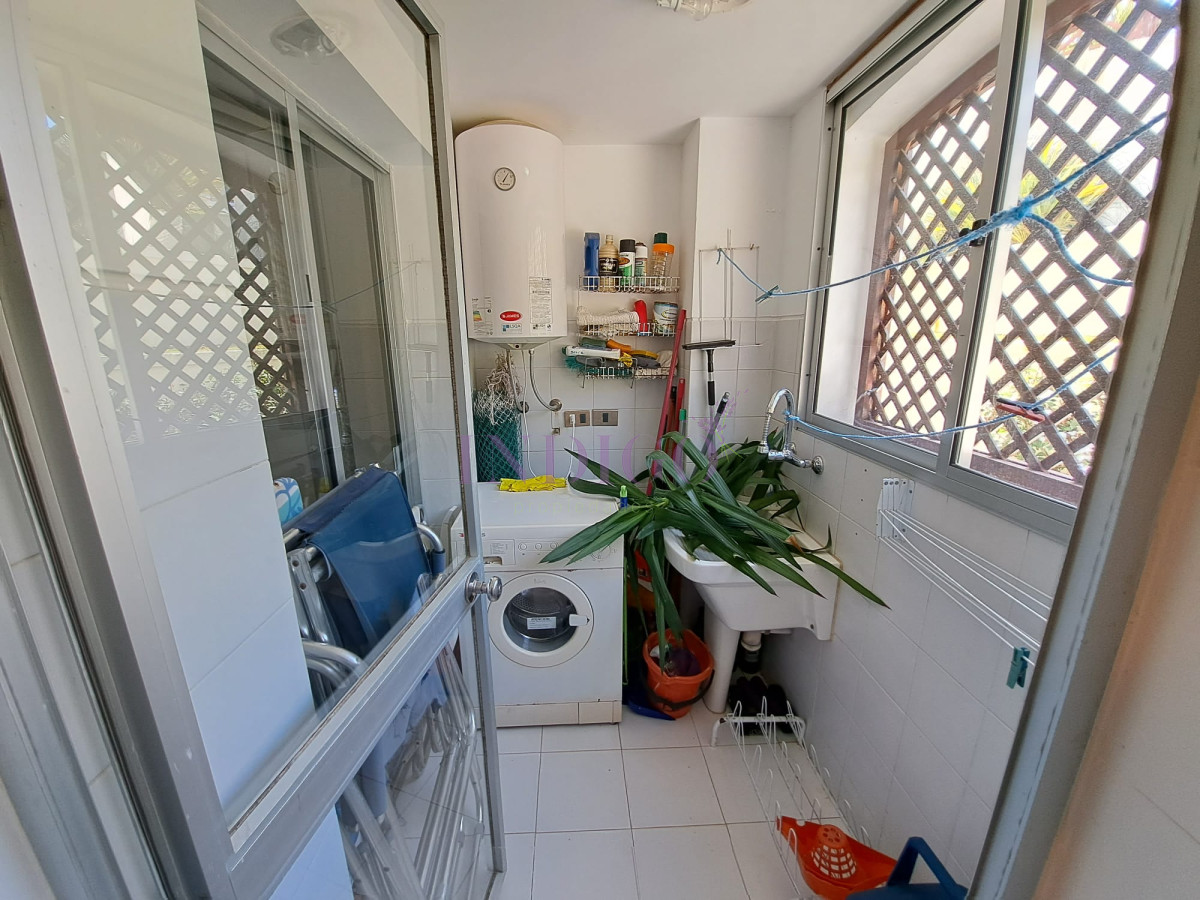 Apartamento Ref.220 - Departamento en venta y alquiler en Manantiales, 3 dormitorios mas dependencia de servicio.