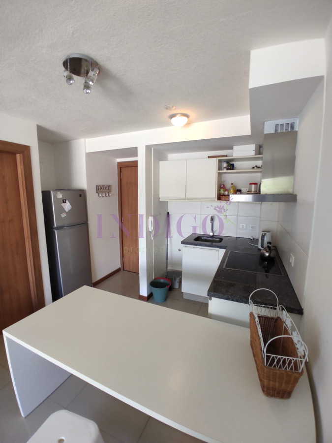 Apartamento Ref.628 - Apartamento de 1 dormitorio, 1 baño, con piscina, muy bien ubicado