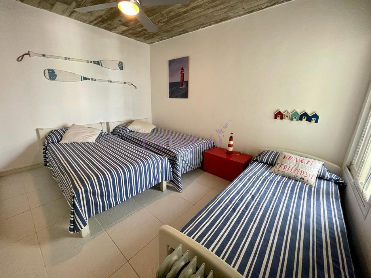 Apartamento Ref.448 - Venta, La Barra, 5 ambientes, con parrillero.