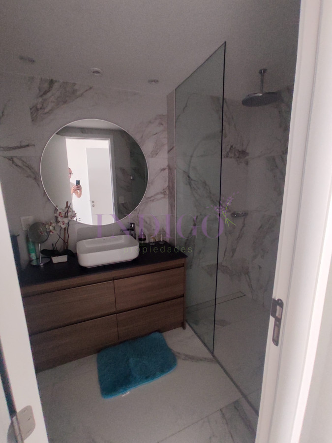 Apartamento Ref.878 - Venta de apartamento 2 dormitorios, Playa Mansa, Punta del Este, Uruguay
