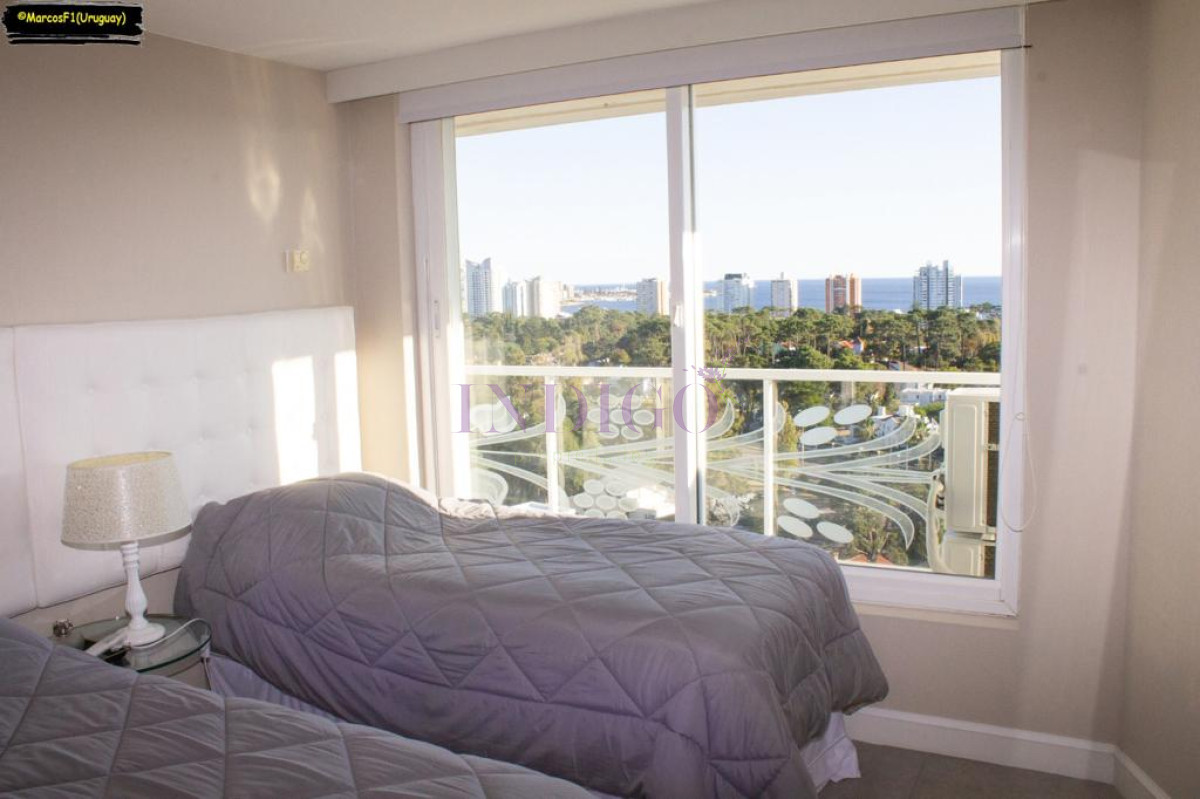 Apartamento Ref.852 - Apartamento en Torre Full Amenitites en Punta del Este, 2 Dormitorios y 2 Baños