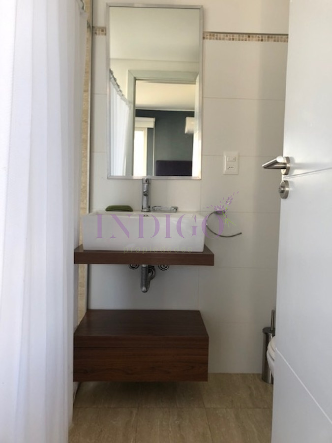 Apartamento Ref.420 - Muy lindo departamento en alquiler a pasitos de la playa en plena Brava.