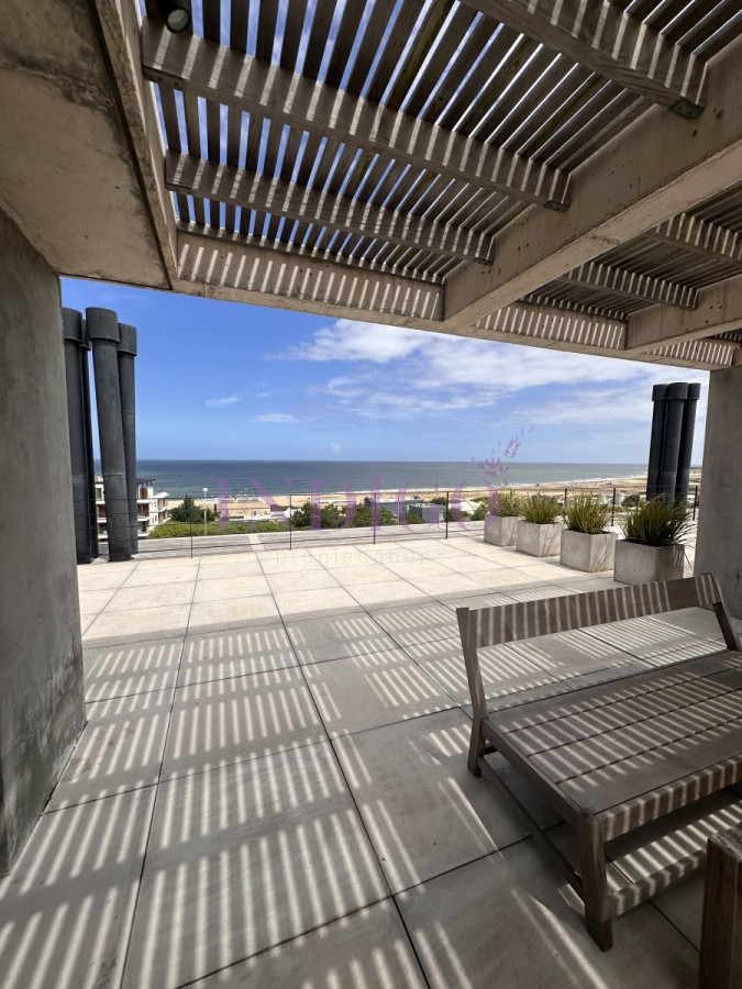 Apartamento Ref.1222 - En alquiler temporal, Penthouse en Manantiales, 3 ambientes.