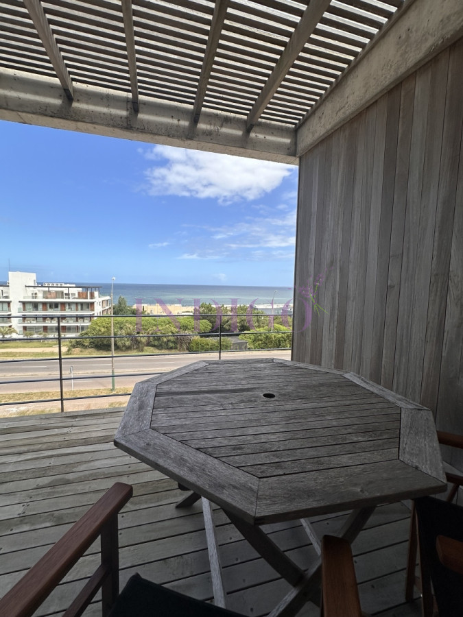Apartamento Ref.1222 - En alquiler temporal, Penthouse en Manantiales, 3 ambientes.