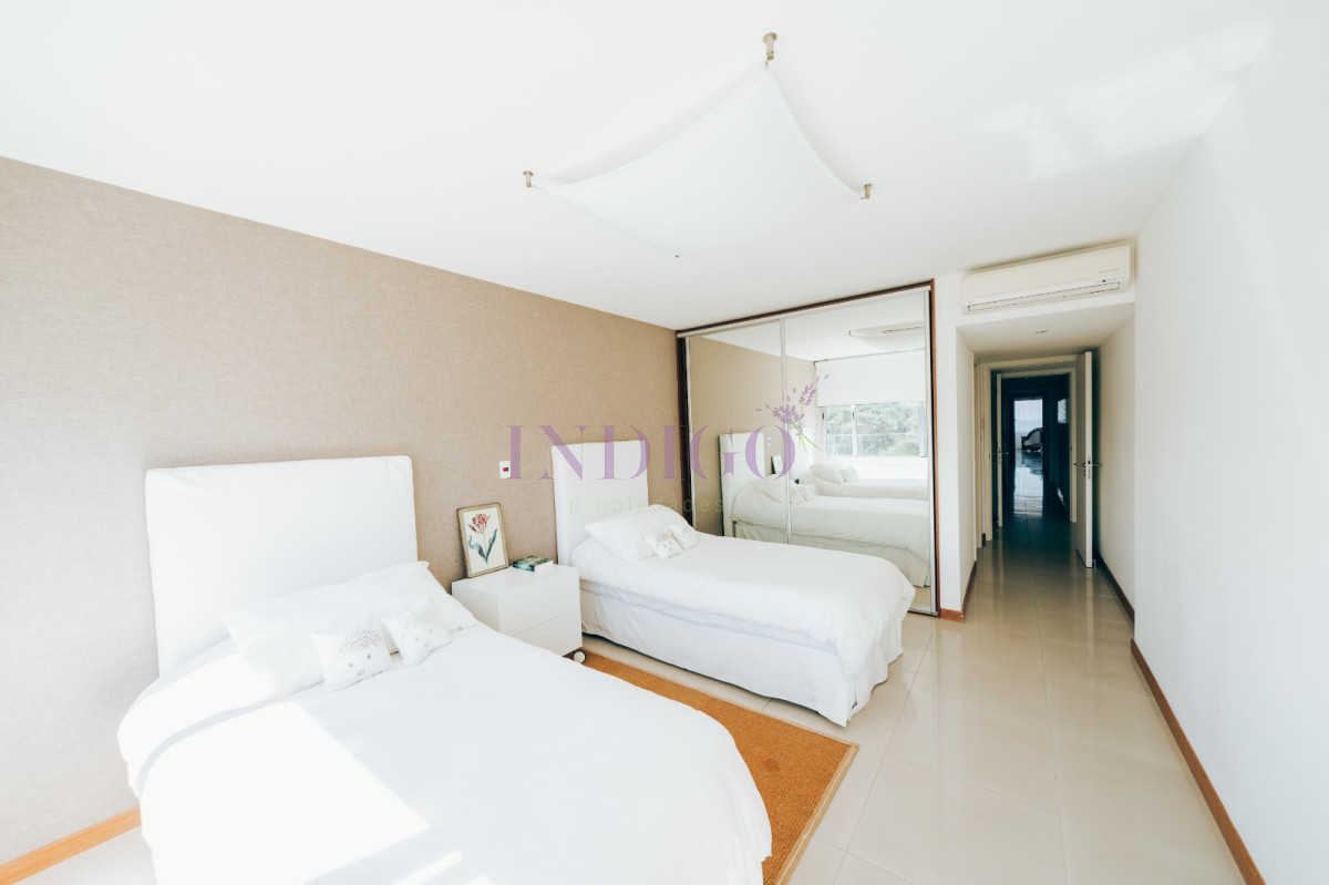 Apartamento Ref.124 - Apartamento en Brava, 4 dormitorios *