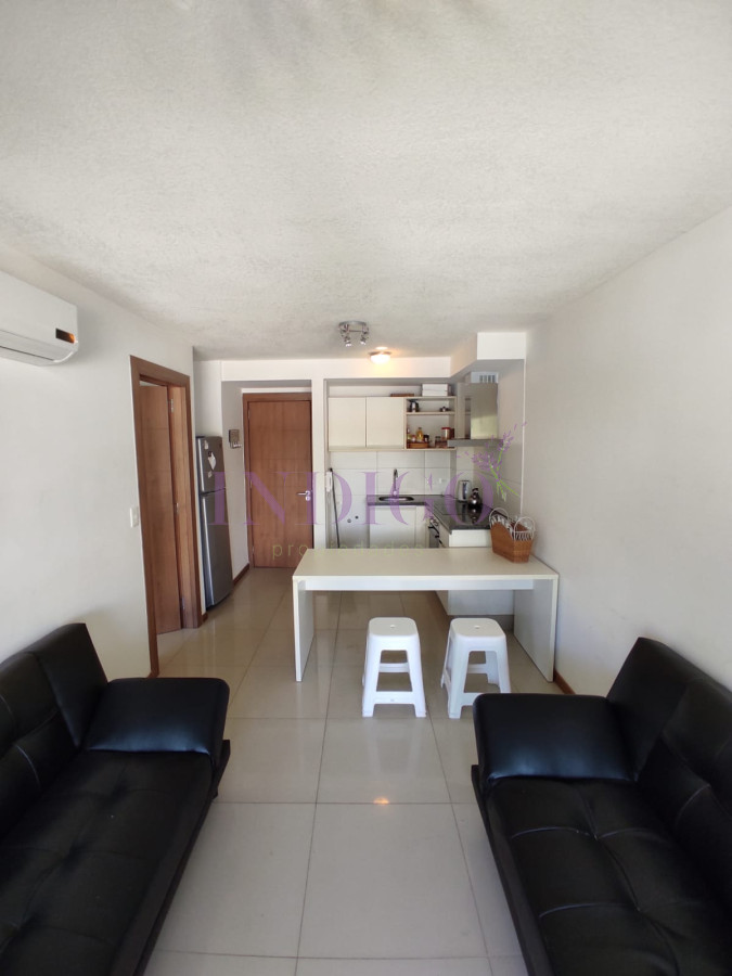 Apartamento Ref.628 - Apartamento de 1 dormitorio, 1 baño, con piscina, muy bien ubicado