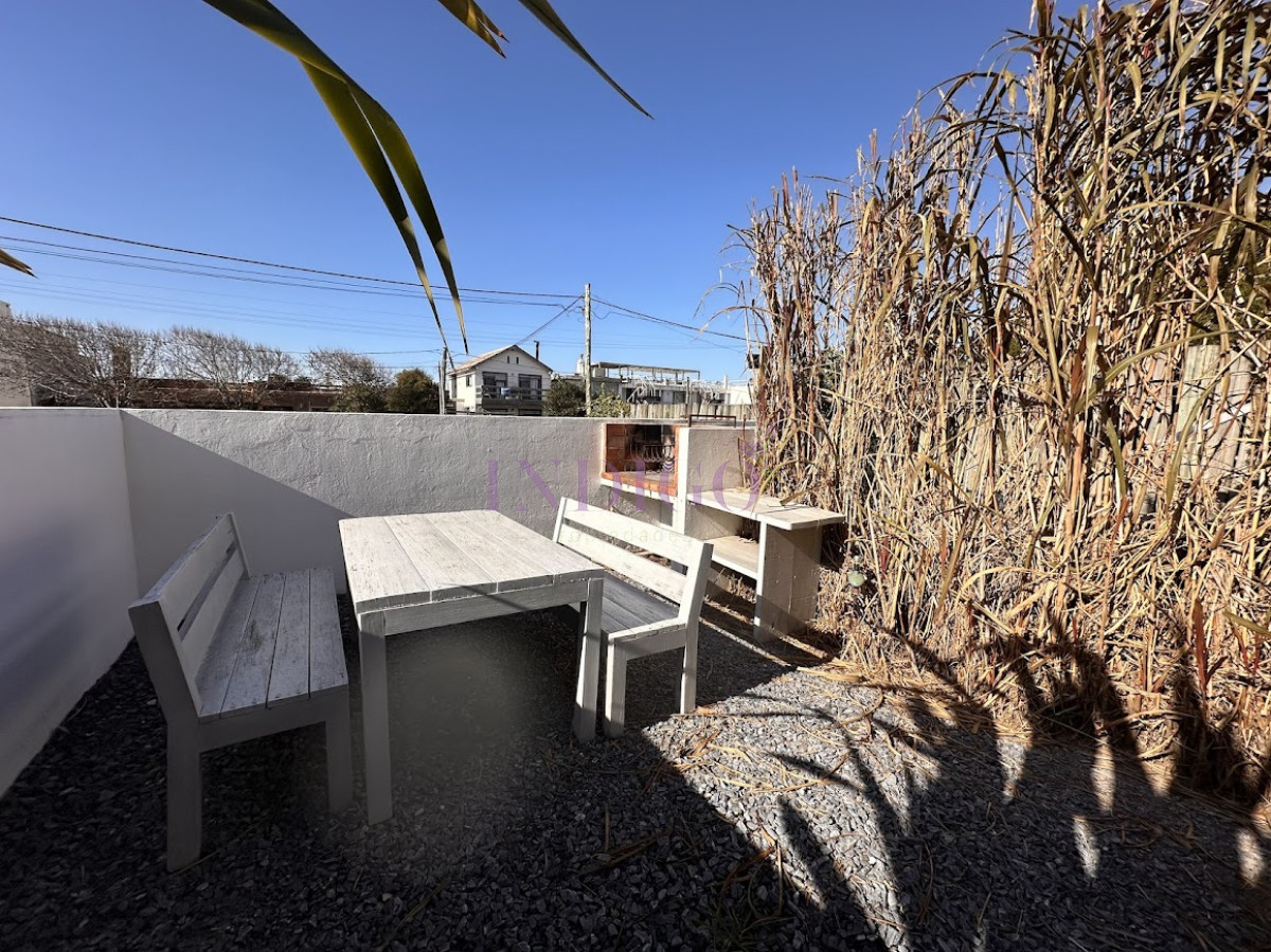 Apartamento Ref.494 - Departamento en alquiler en Manantiales, a pasitos de playa Bikini.
