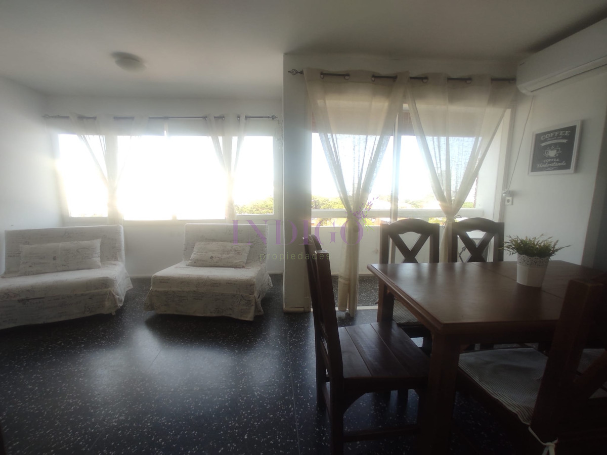 Apartamento Ref.1079 - En venta y alquiler apartamento de dos dormitorios en playa Brava