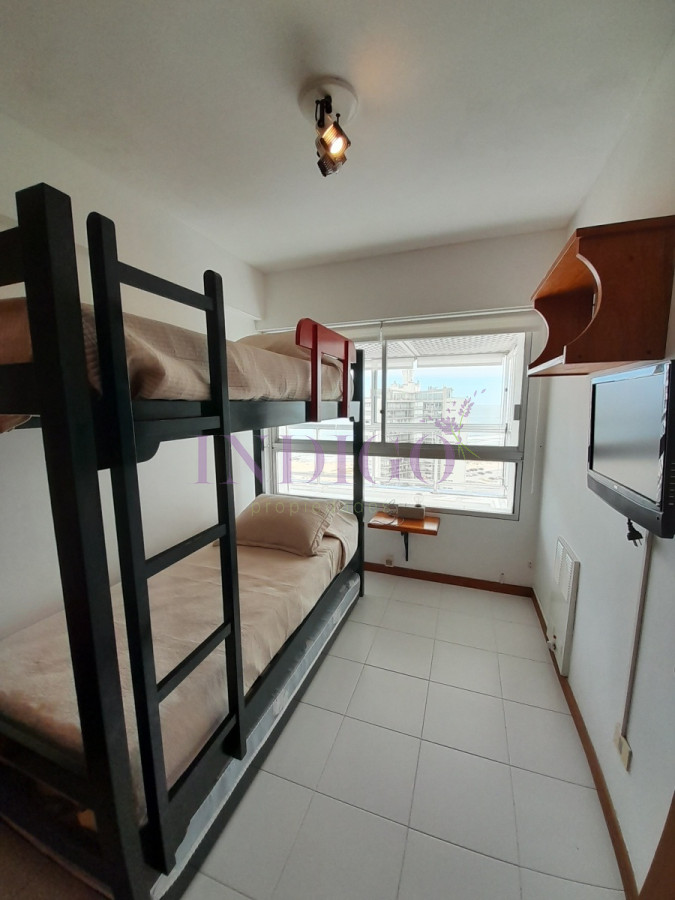 Apartamento Ref.22 - En venta casi frente al mar en playa Brava.