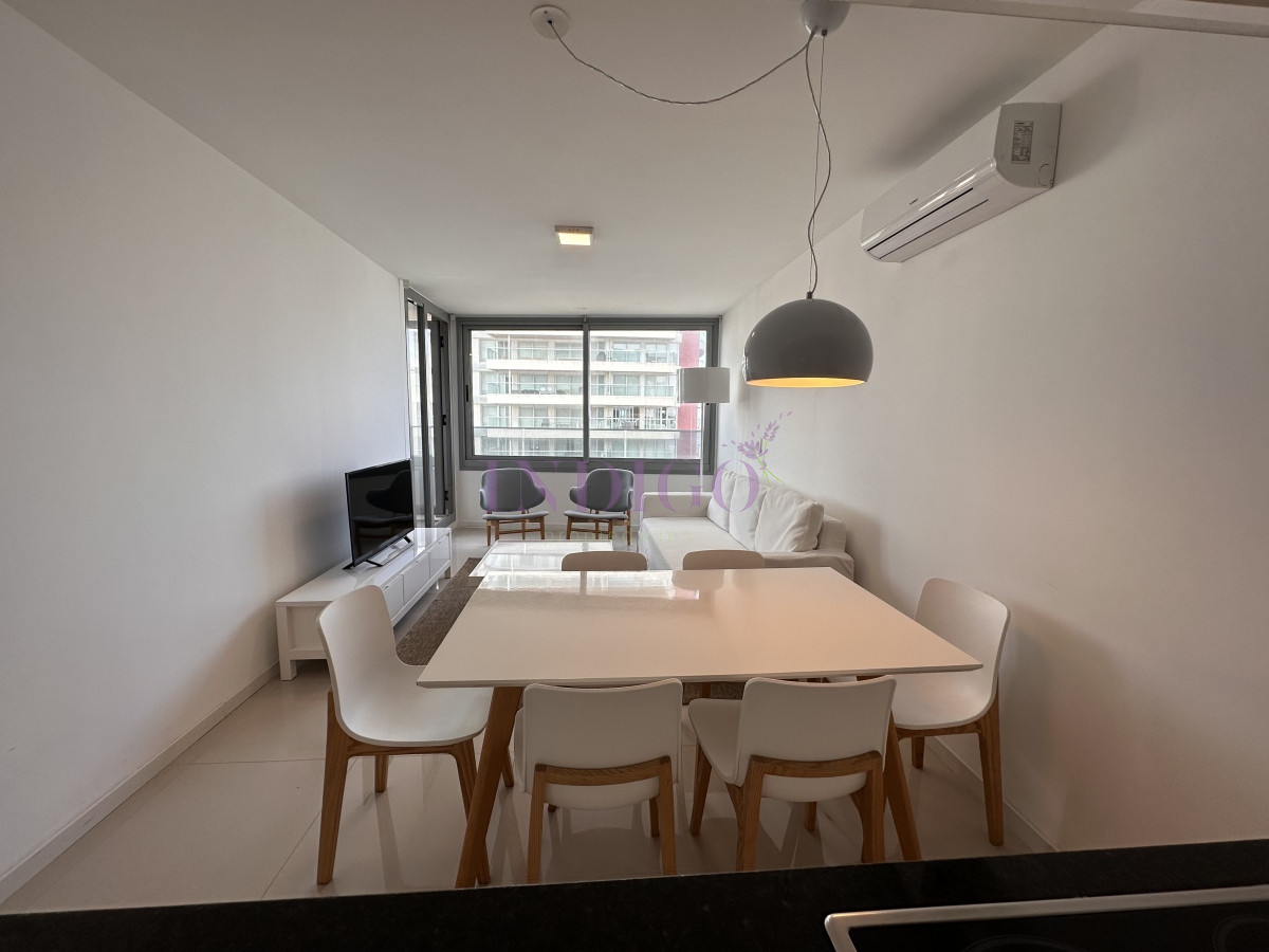 Departamento en Playa Brava, 2 dormitorios, piscina. - IDG754A