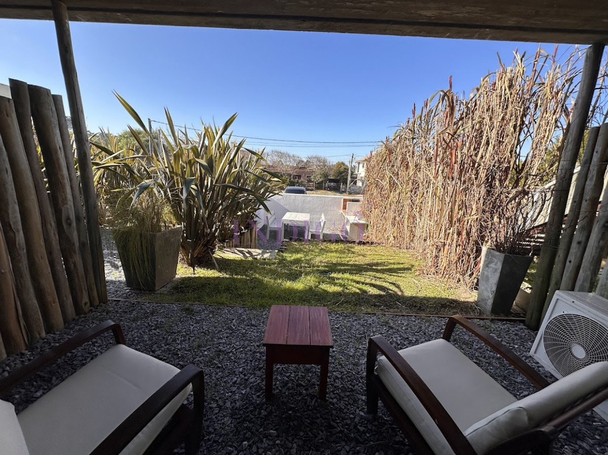 Apartamento Ref.494 - Departamento en alquiler en Manantiales, a pasitos de playa Bikini.