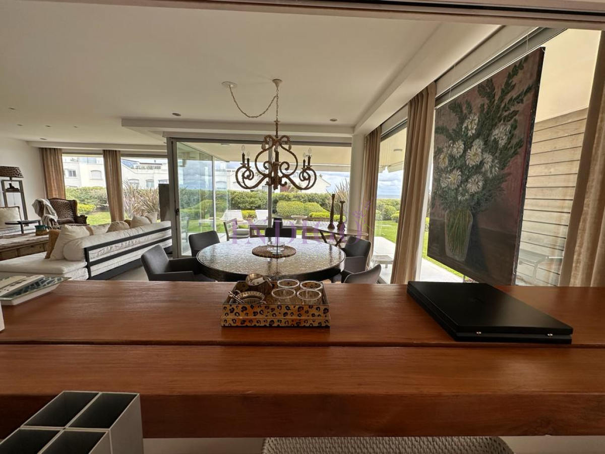 Apartamento Ref.1213 - Apartamento de Lujo en Manantiales, 3 Dormitorios 4 Baños, 2 Cocheras con Parrillero y Piscina!